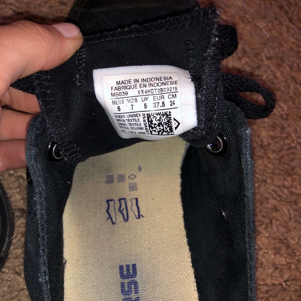 SOLD: All black converse size 8 - Picture 5 of 5